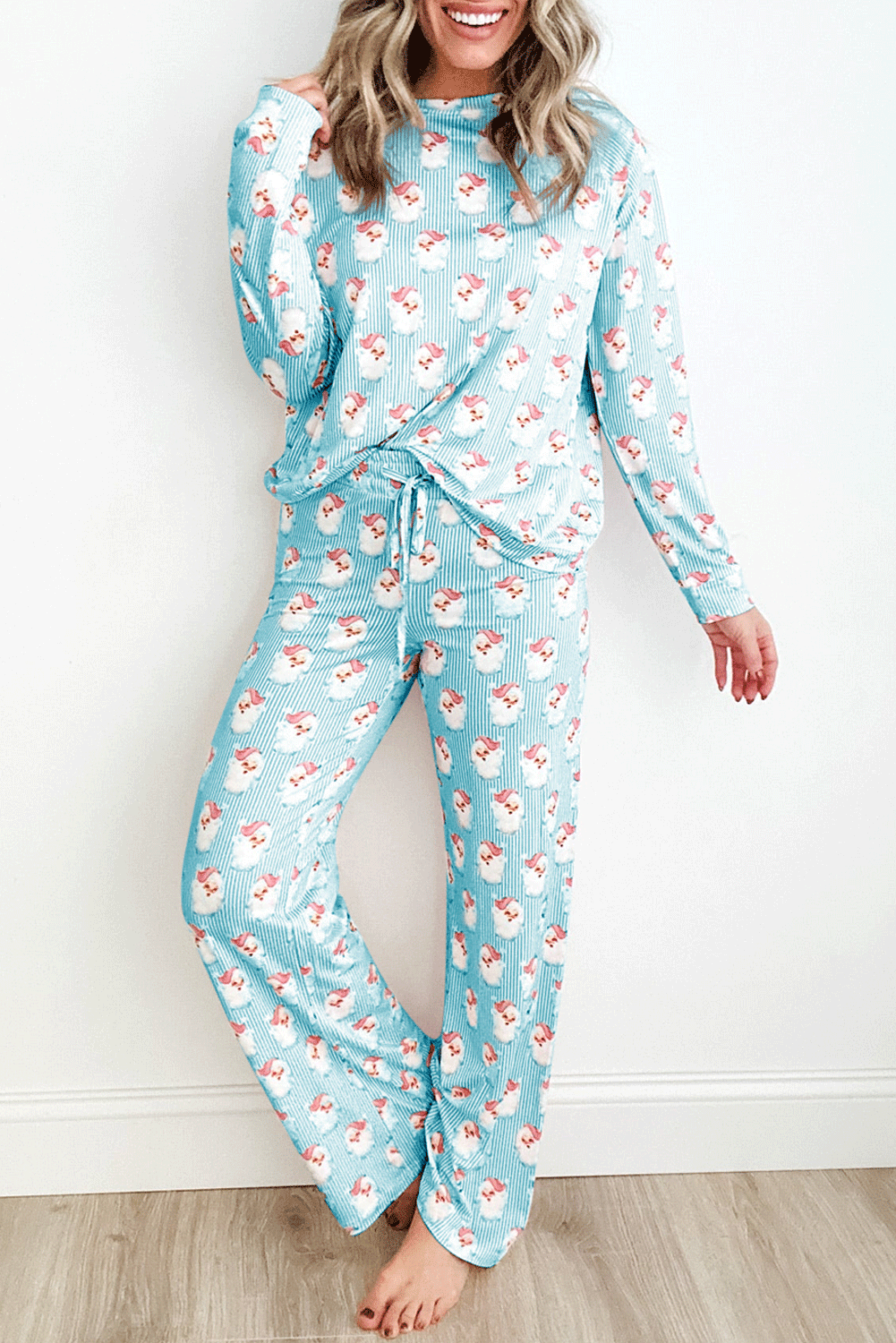 Ensemble de détente avec haut à manches longues et pantalon à imprimé Père Noël