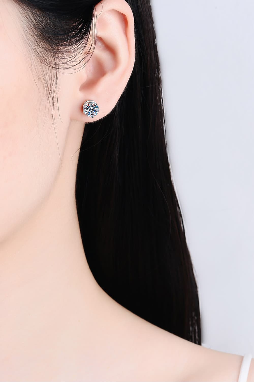 Boucles d'oreilles à tige en plaqué rhodium avec moissanite de 2 carats