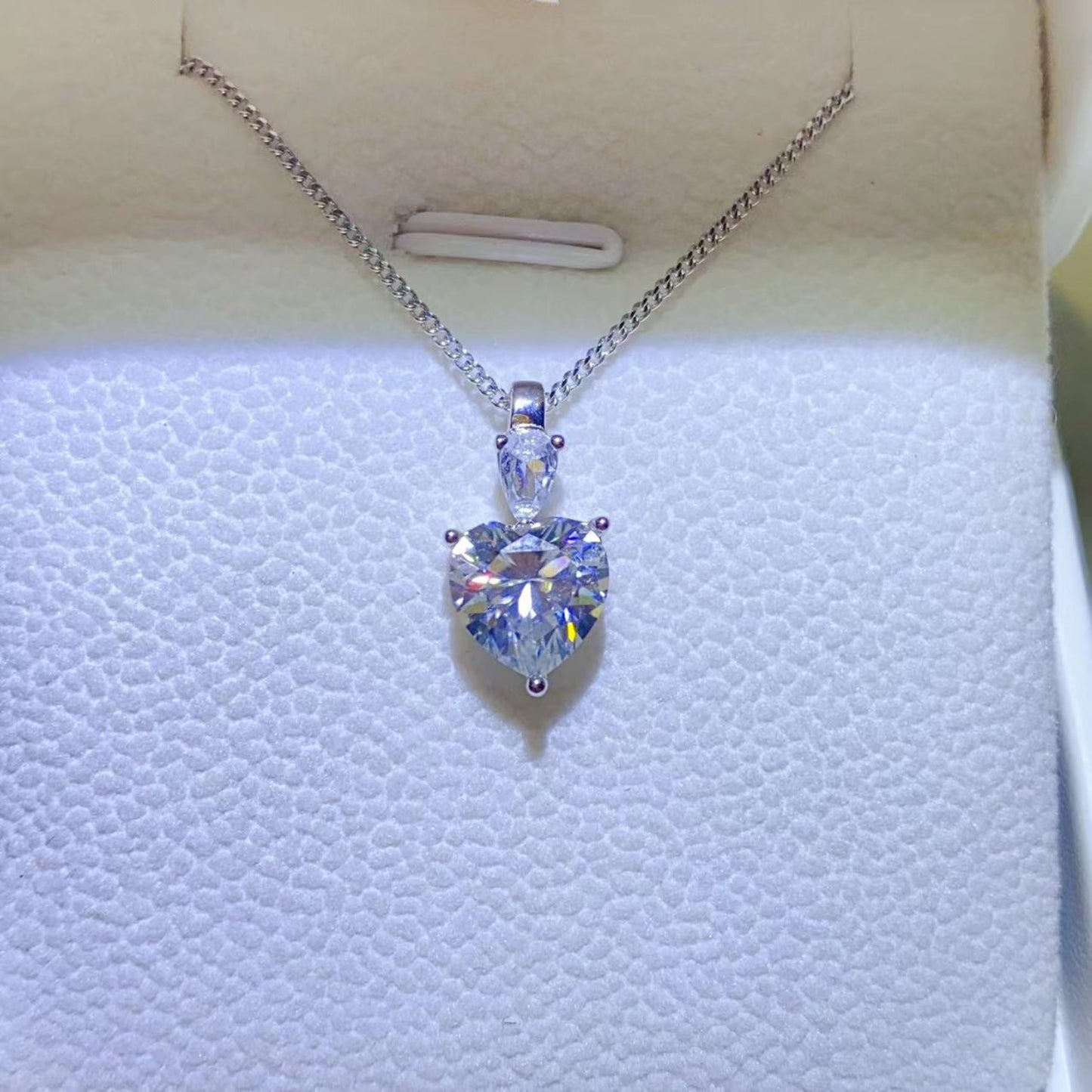 Collier pendentif coeur en argent sterling 925 avec moissanite de 2 carats