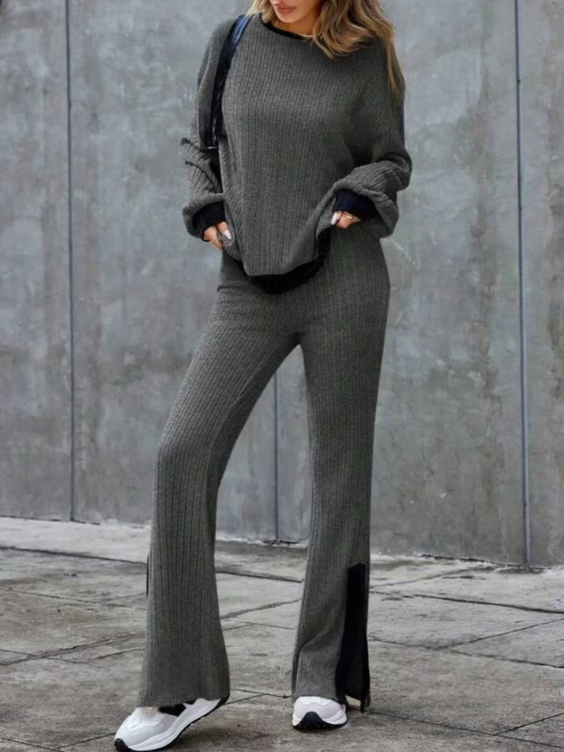 Ensemble haut à manches longues et col rond contrasté et pantalon bootcut