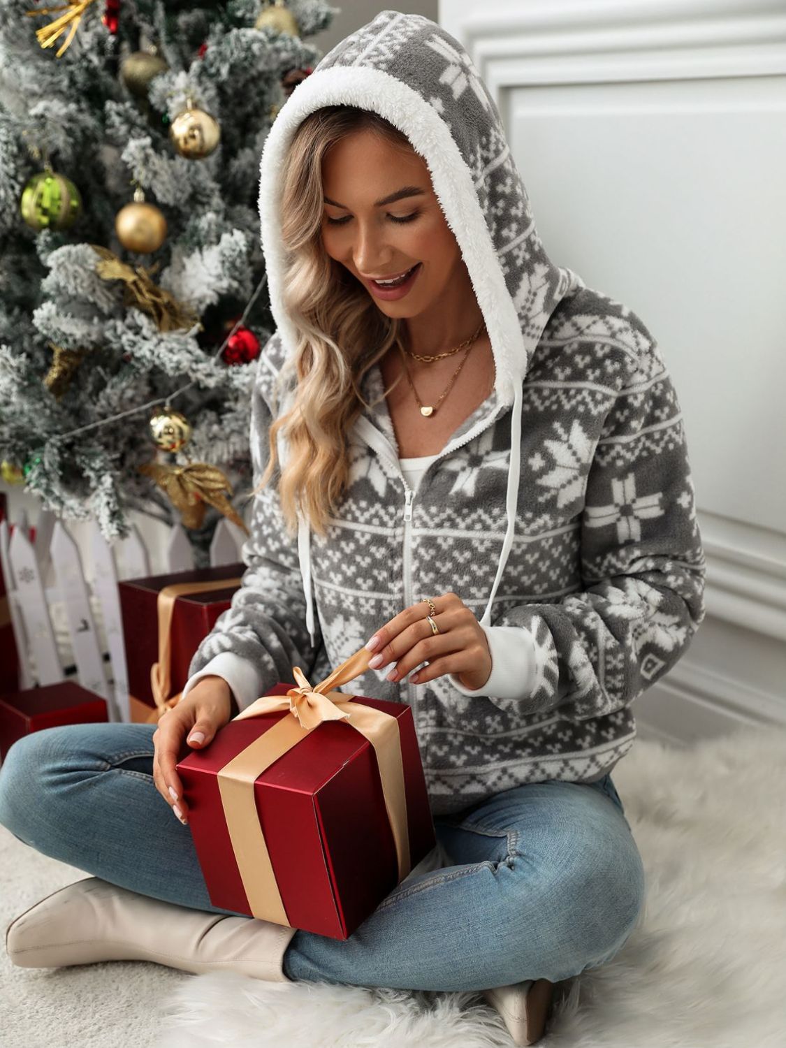 Sweat à capuche zippé avec cordon de serrage et flocon de neige