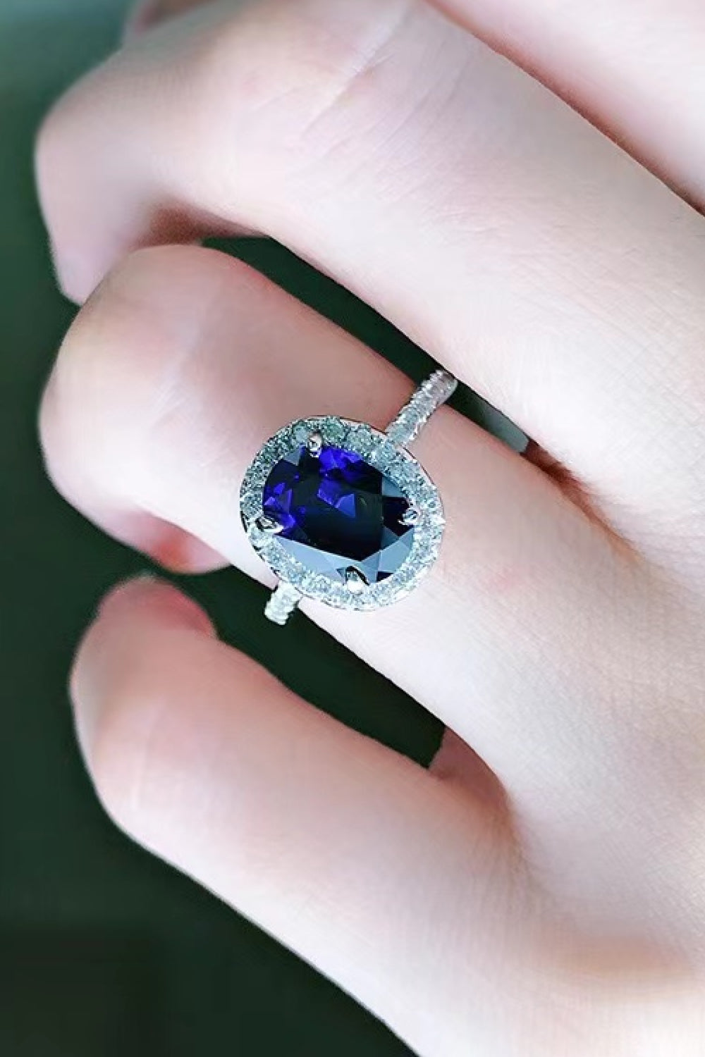 Bague œuf de pigeon en moissanite de 2 carats