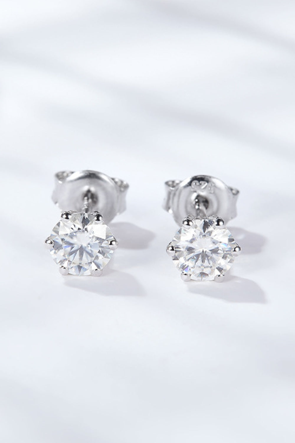 Boucles d'oreilles à tige en moissanite « Bonnes journées à venir »