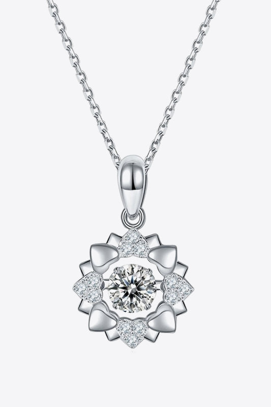 Collier avec pendentif en forme de fleur en moissanite