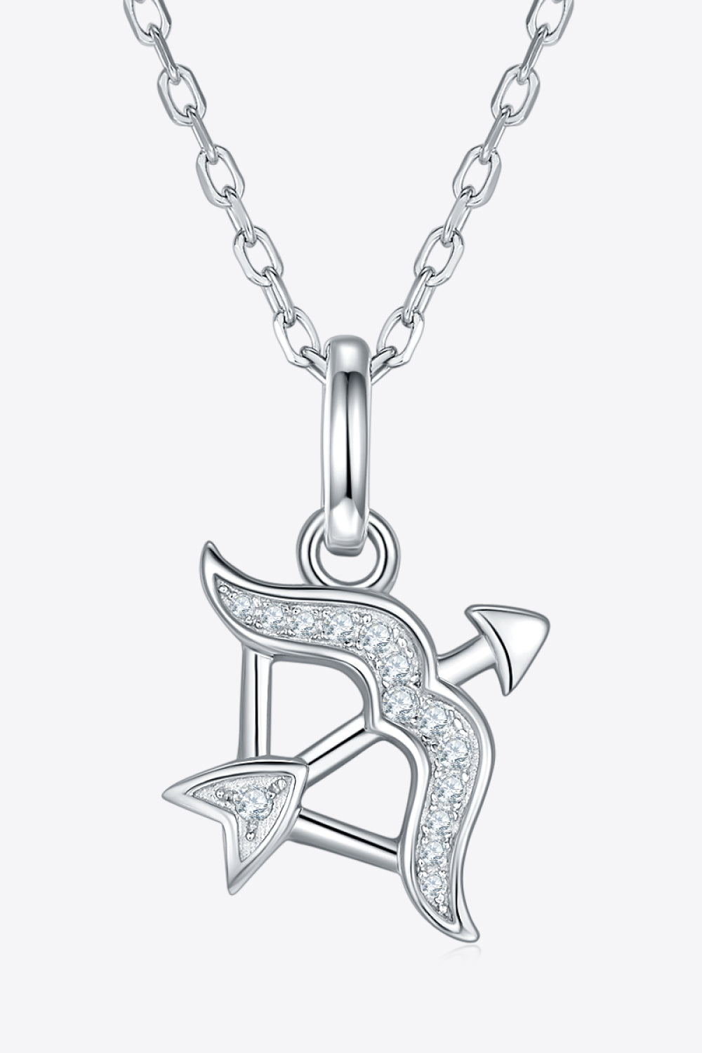 Collier avec pendentif constellation en moissanite