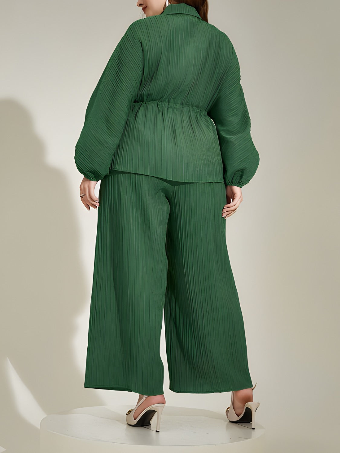 Ensemble haut boutonné à col montant et pantalon à jambe large grande taille