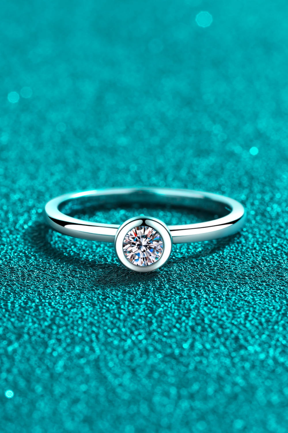 Bague solitaire en moissanite plaquée rhodium