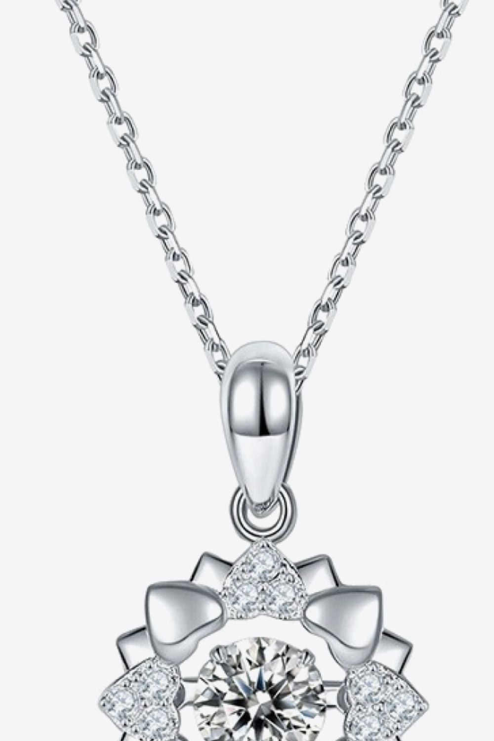 Collier avec pendentif en forme de fleur en moissanite