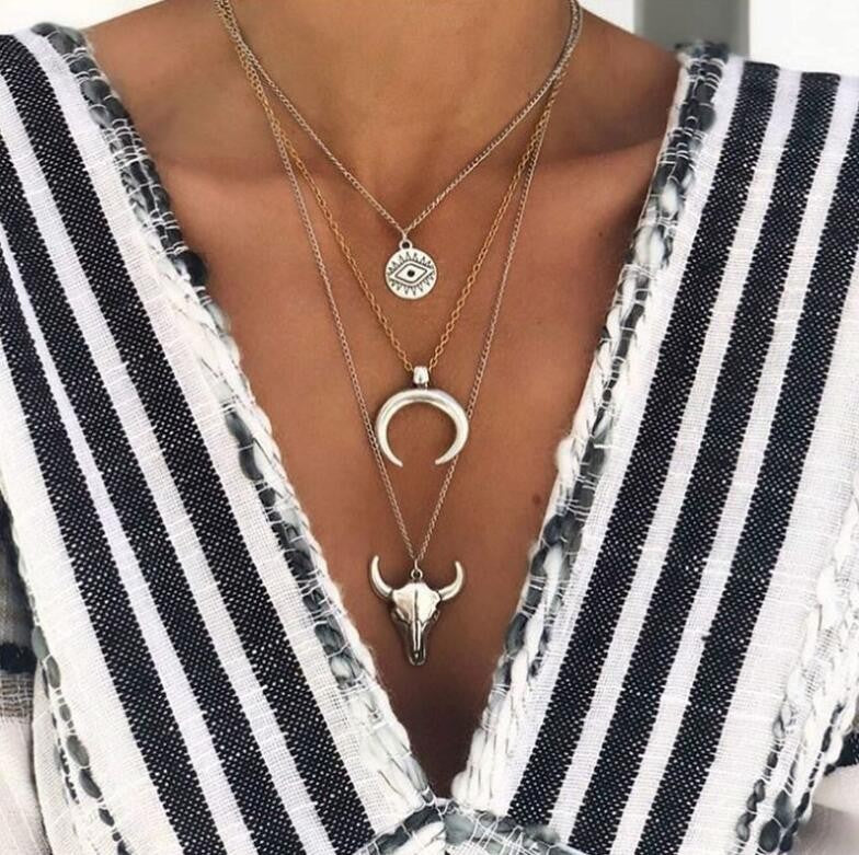 Collier pendentif tête de taureau à trois couches en alliage