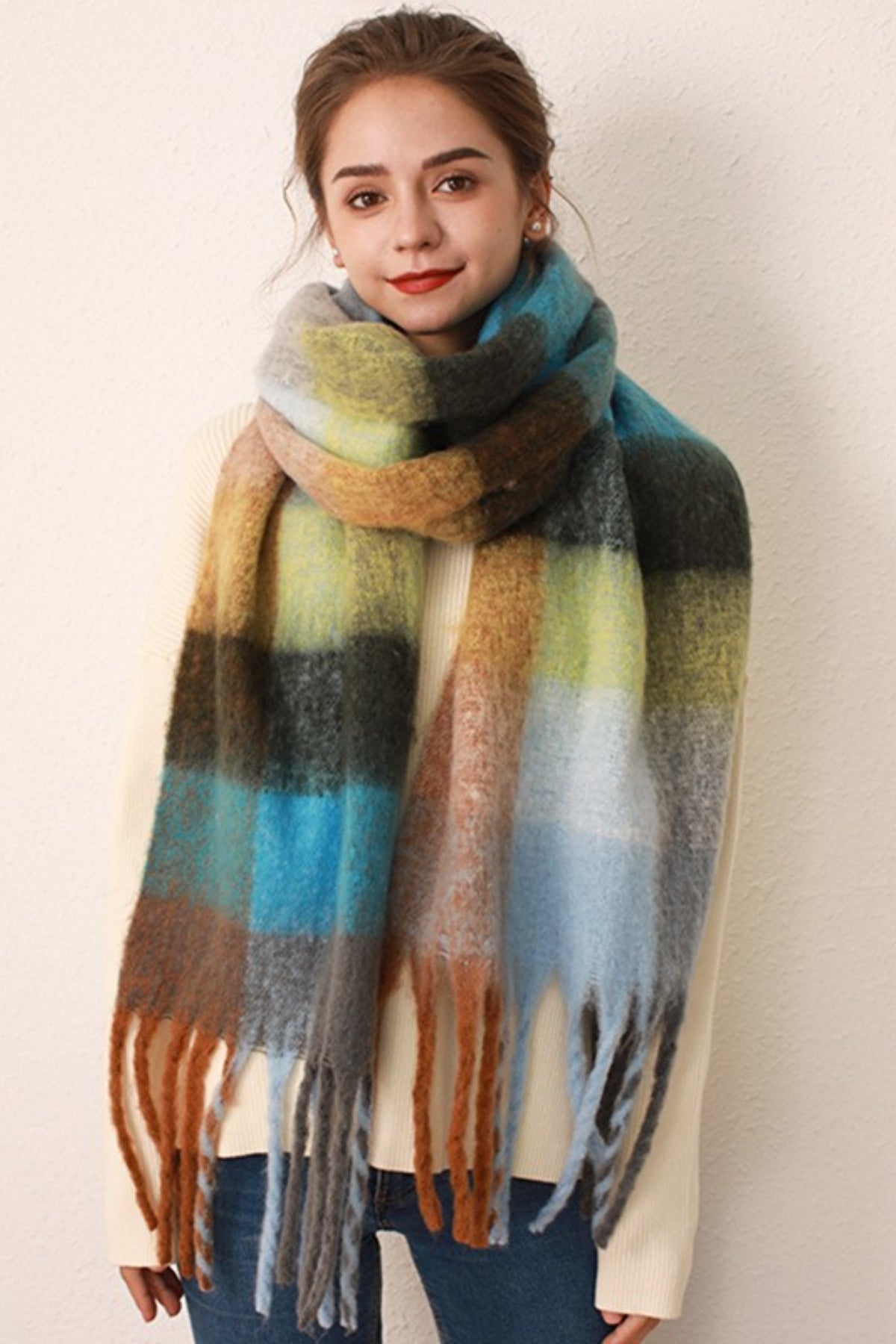 Thermal Fringe Contrast Plaid Scarf