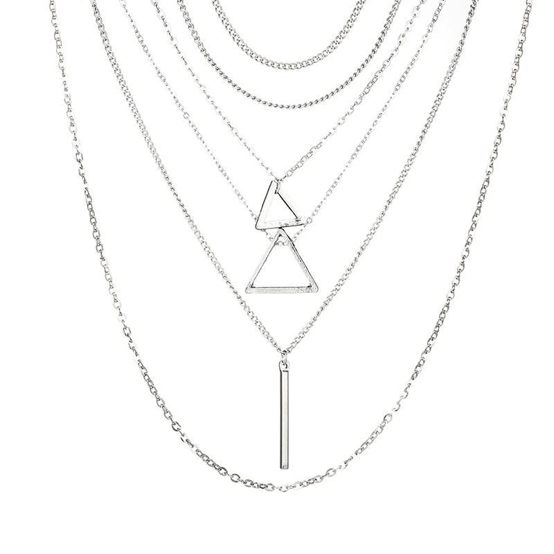 Collier multicouche à double triangle